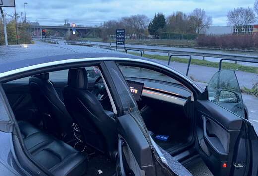 Tesla 75 kWh Long-Range Dual Motor