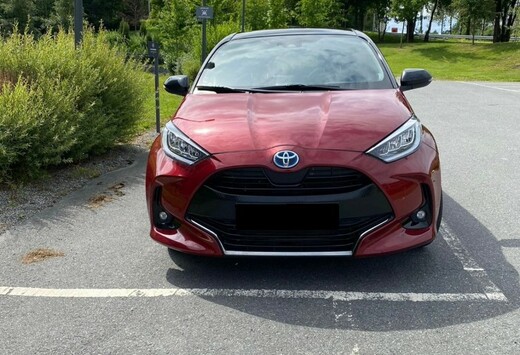 TOYOTA YARIS 1.5 HYBRID STYLE TECH BI-TONE