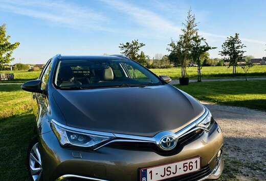 Toyota SW HEV 1.8i HSD Lounge E-CVT