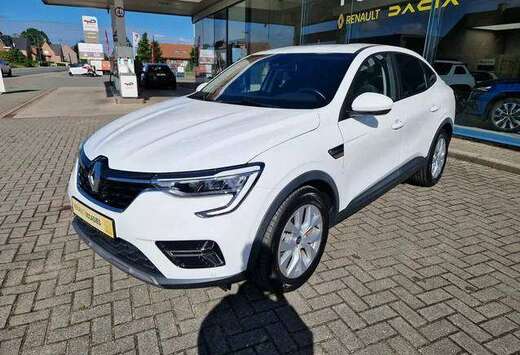 Renault Arkana E-TECH 1.6i Corporate Edition