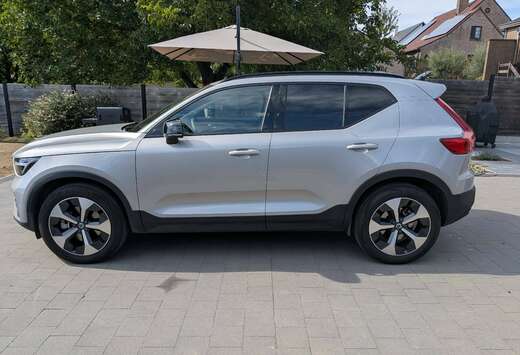 Volvo XC40 2.0 B3 MHEV Plus Dark Limited Edtion DCT P ...