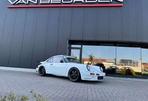 Porsche 911 RSR Racecar