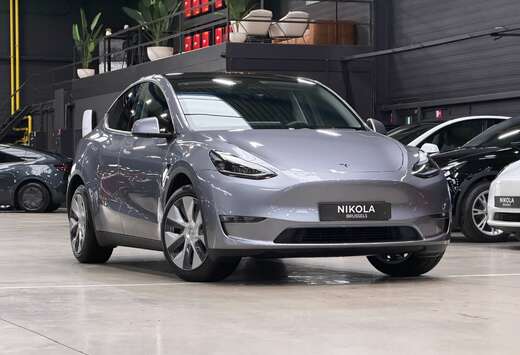 Tesla Model Y LONG RANGE AWD - LOW MILEAGE - TOW HOOK