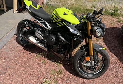Triumph Edition Moto 2 Racing Yellow 417/765