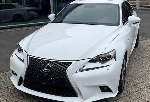 Lexus IS 300h 2.5i F-Sport Line E-CVT