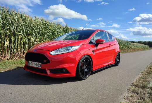 Ford 1.6 EcoBoost mit Leder-Sport-Paket ST