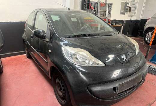 Peugeot 107 1.0i 12v Trendy 2Tronic AIRCO
