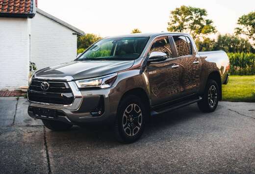 Toyota 2.8D lounge