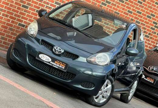 Toyota // 5 PORTES AIRCO // TRÈS PROPRE //