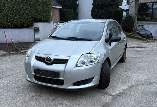 Toyota 1.4i VVT-i Linea Luna