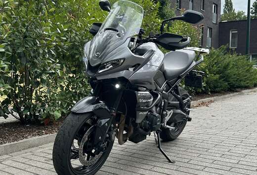 Triumph 660