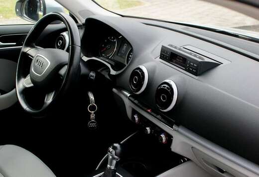 Audi A3 Sportback 1.6i Ambiente