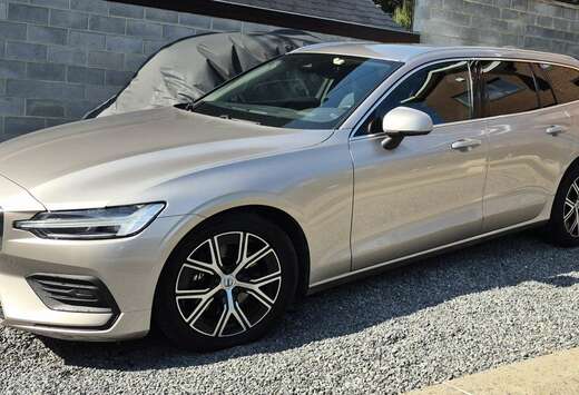 Volvo 2.0 B3 MHEV Core DCT