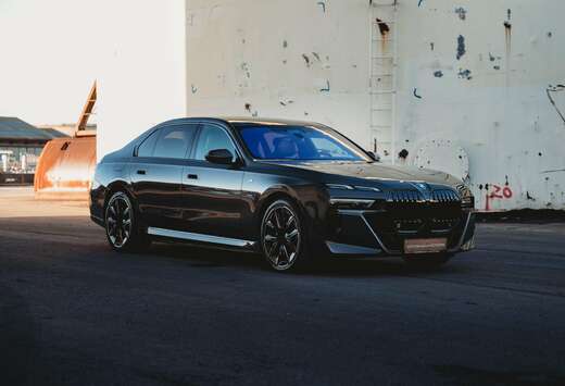 BMW xDrive60/Msport/B&W/Massage/TheatreScreen/ACC