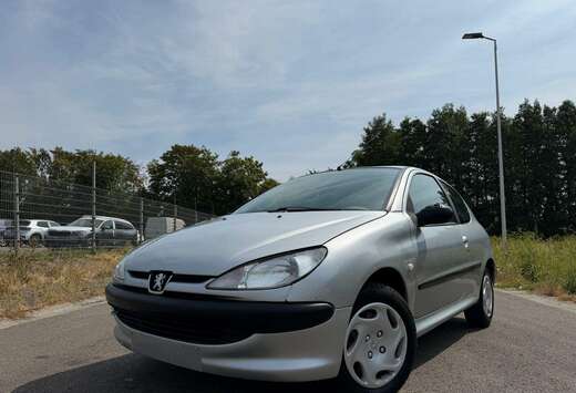 Peugeot 1.1i XT