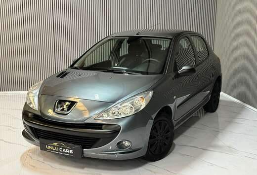 Peugeot 206  1.1i Trendy