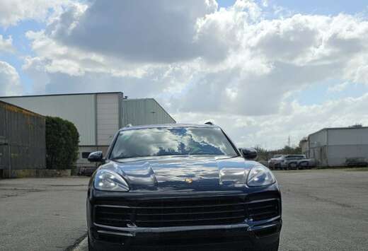 Porsche S Hybrid Tiptronic