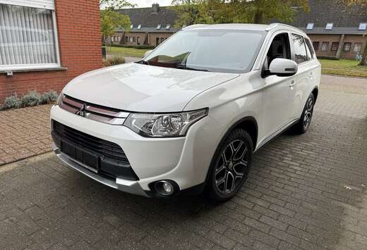 Mitsubishi 2.2 DI-D 4WD Invite/ 7 plaats