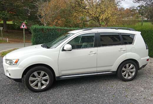 Mitsubishi Outlander 2.2 DI-D Nomad  DPF