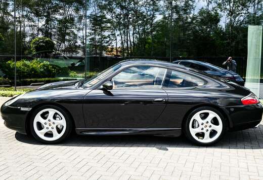 Porsche MILLENNIUM CARRERA 4 MANUEEL