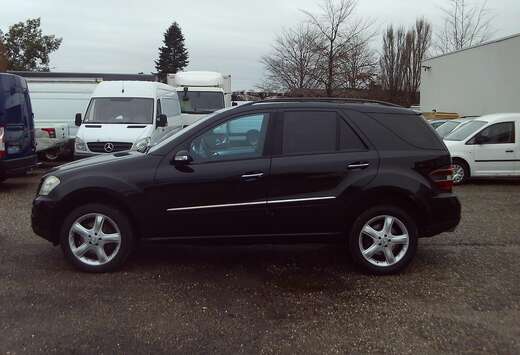 Mercedes-Benz dig-airco-alcantara trekhaak-navi++++++