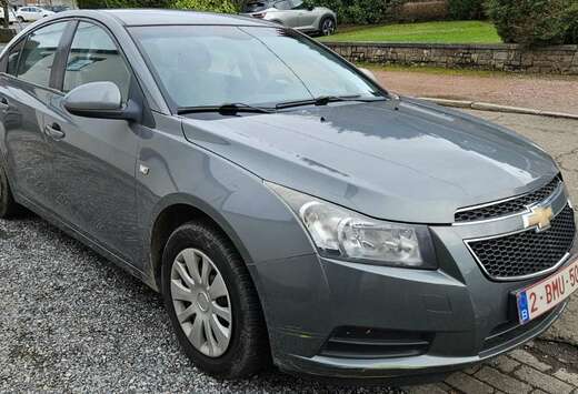Chevrolet Cruze 1.6i LS automatique MARCHAND EXPORT