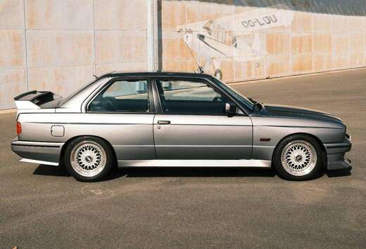 BMW E30 M3 Johnny Cecotto