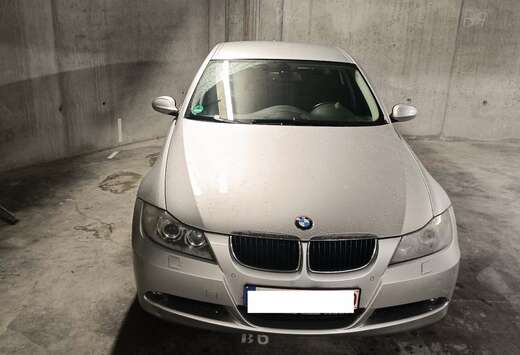 BMW BMW e91 318i