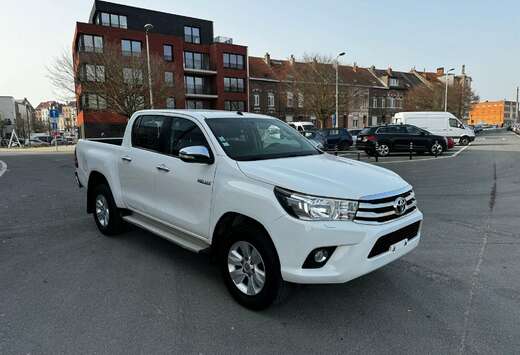 Toyota 2.4 D-4D 4WD AIRCO CAMÉRA GPS