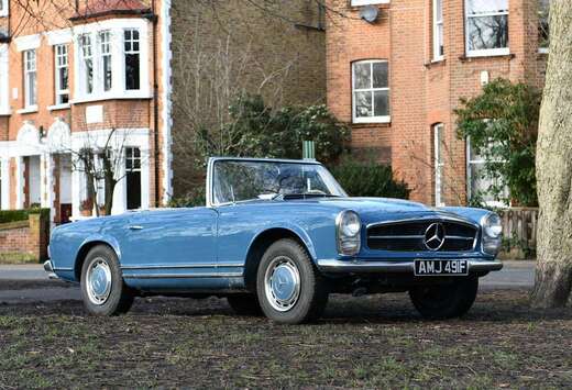 Mercedes-Benz Pagode cabriolet avec hart top