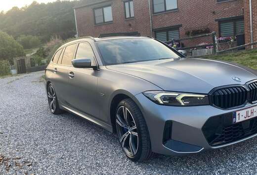 BMW Touring 330e