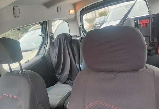 Peugeot 1.6 e-HDi L1H1 Confort 120 ETG STT