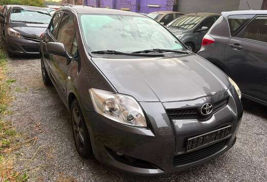 Toyota Auris 1.6i boîte automatique