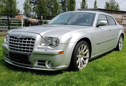 Chrysler srt8