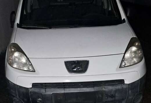 Peugeot 1.6 HDi 90 L1 FAP Komfort