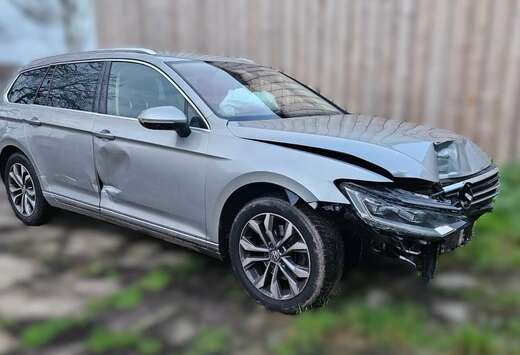 Volkswagen 1.6 TDi BOITE AUTO DSGACCIDENTEE