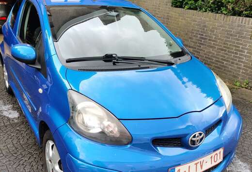 Toyota 1.0 VVT-i Confort