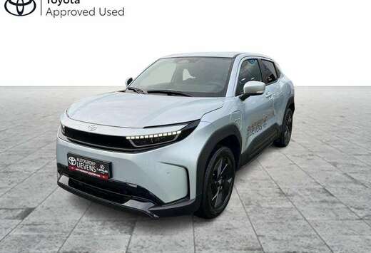 Toyota 61kw  2wd executive