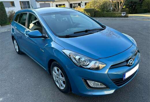 Hyundai i30 SW 1.6CRDi Blue Drive  Car-Pass et Contr ...