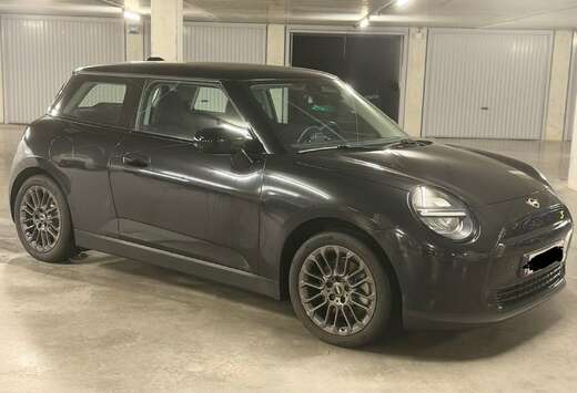 MINI e-Mini 54.2 kWh Cooper SE Cooper SE