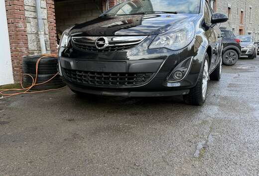 Opel 1.2i Black Edition