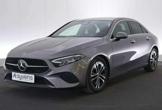 Mercedes-Benz 180 Luxury Line LEDER/CUIR LED GPS PDC  ...