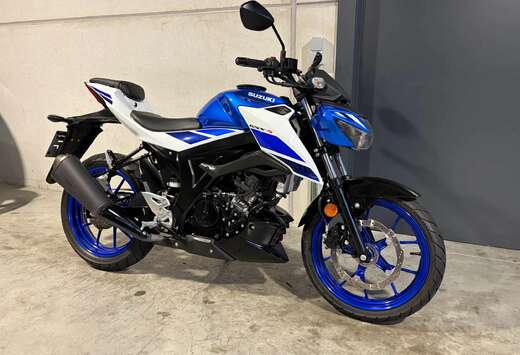 Suzuki in zeer mooie staat met handige tanktas