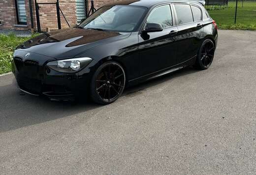 BMW 114i Checkered Flag