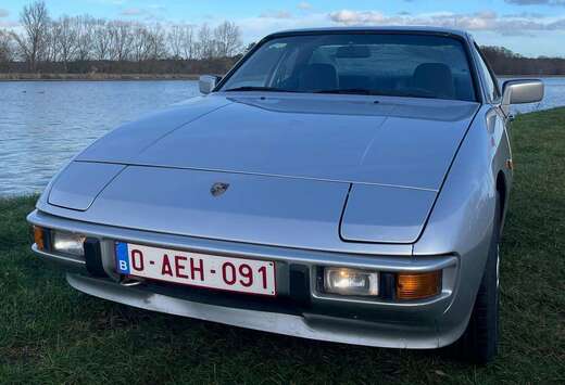 Porsche 924S