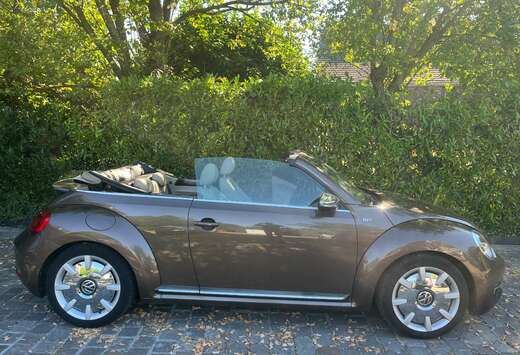 Volkswagen Beetle Cabriolet 1.2 TSI Design