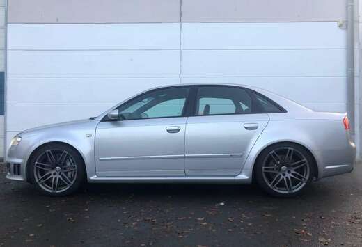 Audi 4.2i V8 40v Quattro