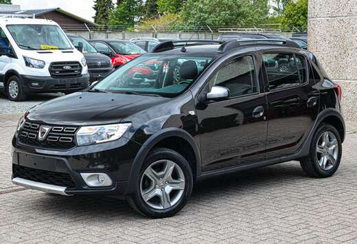Dacia AUTOMAAT*NAVIGATIE*ACHTERUITRIJCAMERA*CRUISE-CO ...