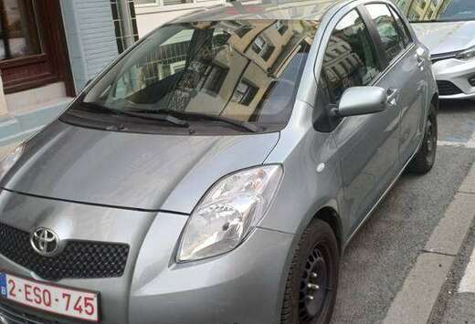 Toyota Yaris 1.3i VVT-i 16v Linea Sol