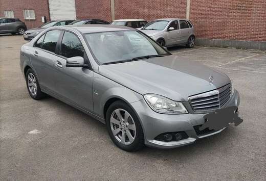 Mercedes-Benz C 180 CGI BlueEFFICIENCY